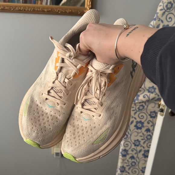 Hoka Clifton 9 Sneakers - Vanilla / Astral - Picture 2 of 9